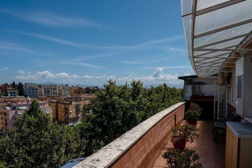 Attico Per Quattro Persone Sulla Nomentana, Wi-fi, Aria Condizionata Apartamento Roma