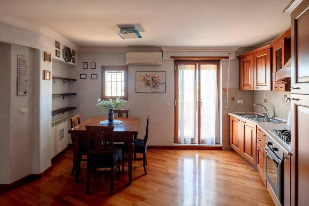 Attico Per Quattro Persone Sulla Nomentana, Wi-fi, Aria Condizionata Apartamento Roma