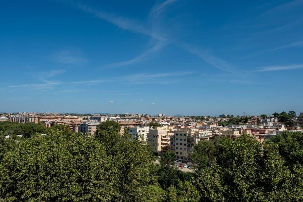 Attico Per Quattro Persone Sulla Nomentana, Wi-fi, Aria Condizionata Apartamento *